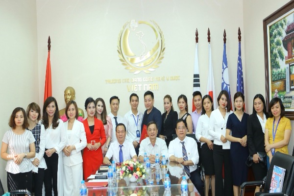Đội ngũ giảng viên Cao đẳng Y Dược Việt Nam có trình độ chuyên môn kinh nghiệm cao