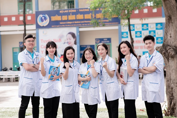 Trang chủ - Trường Cao đẳng Công nghệ Y - Dược Việt Nam