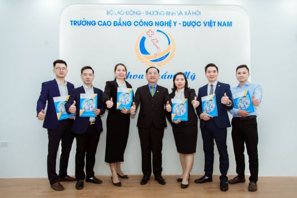 Cao đẳng Y Dược Việt Nam tuyển sinh ngành chăm sóc sắc đẹp